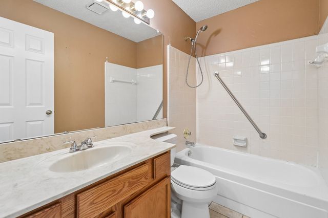 519 Kessler Street, Grand Prairie, TX 75052