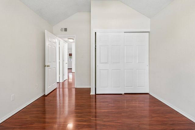 519 Kessler Street, Grand Prairie, TX 75052