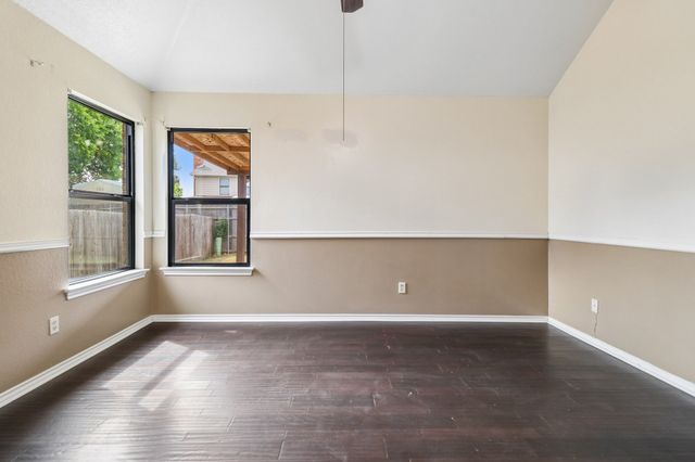 519 Kessler Street, Grand Prairie, TX 75052