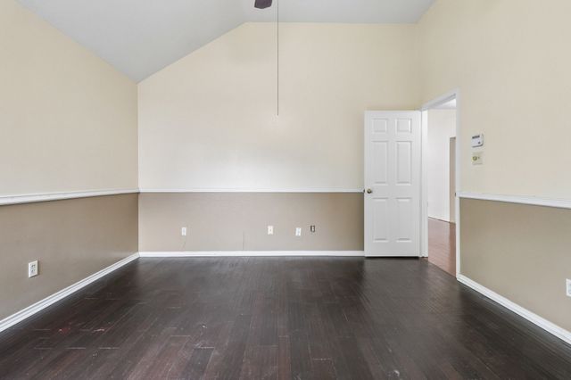 519 Kessler Street, Grand Prairie, TX 75052