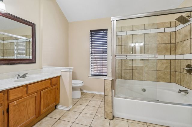 519 Kessler Street, Grand Prairie, TX 75052