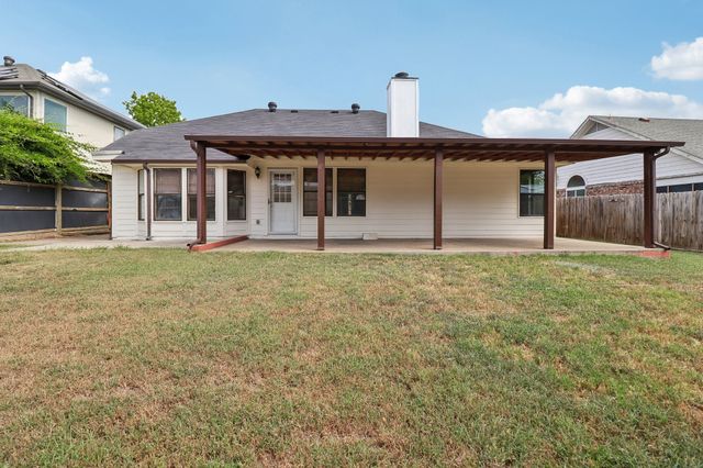 519 Kessler Street, Grand Prairie, TX 75052