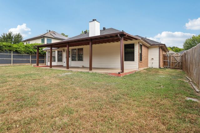 519 Kessler Street, Grand Prairie, TX 75052
