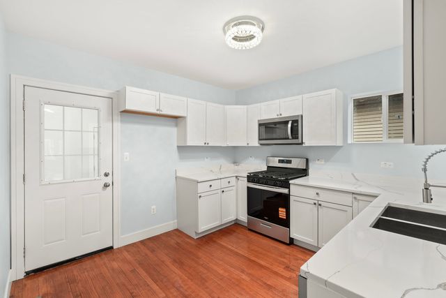 8411 S Dante Avenue, Chicago, IL 60619