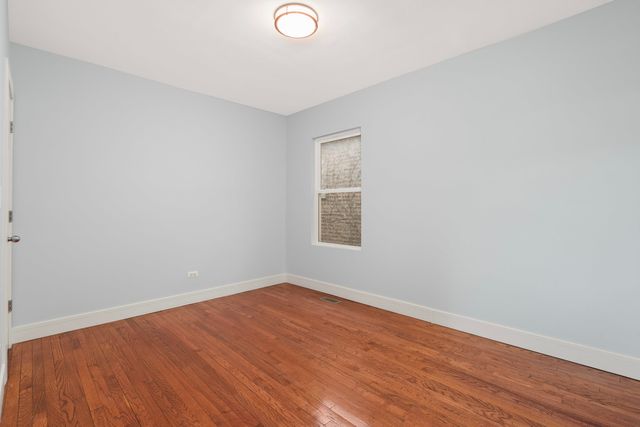 8411 S Dante Avenue, Chicago, IL 60619