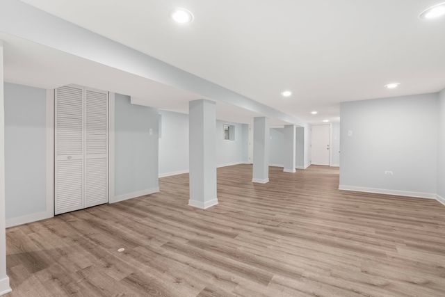 8411 S Dante Avenue, Chicago, IL 60619