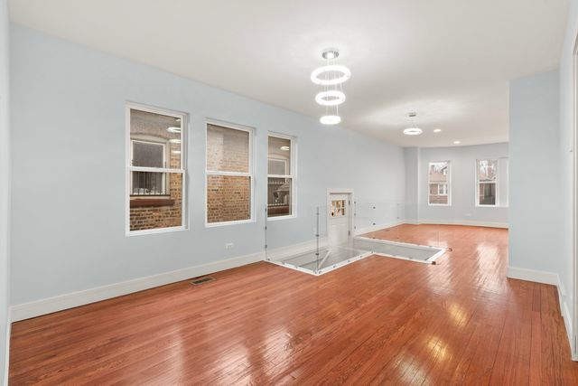 8411 S Dante Avenue, Chicago, IL 60619