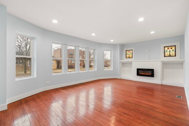 8411 S Dante Avenue, Chicago, IL 60619