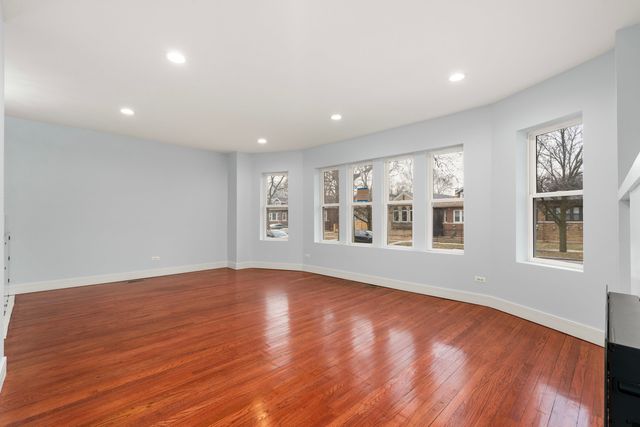 8411 S Dante Avenue, Chicago, IL 60619