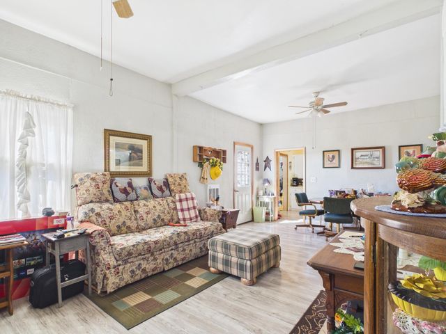 316 State Route F, Koshkonong, MO 65692