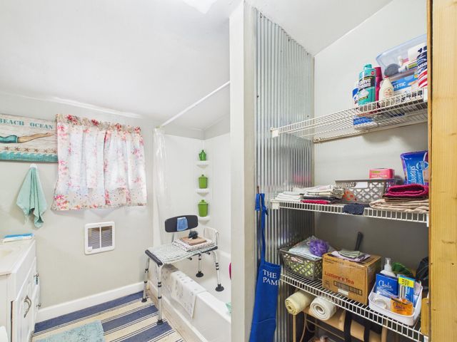 316 State Route F, Koshkonong, MO 65692