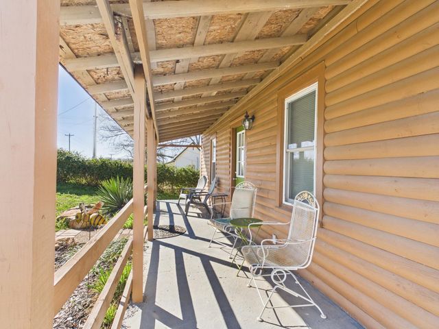 316 State Route F, Koshkonong, MO 65692