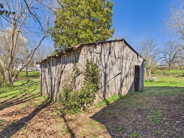 316 State Route F, Koshkonong, MO 65692