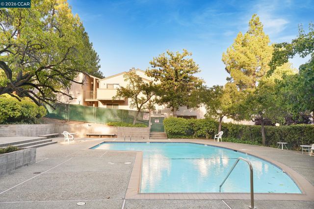 385 Camelback Rd 7, Pleasant Hill, CA 94523