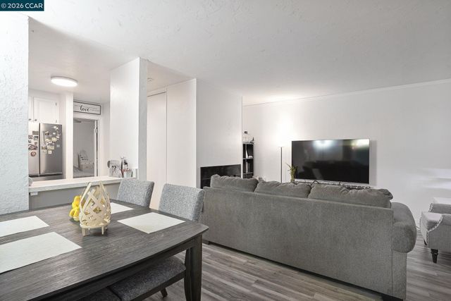 385 Camelback Rd 7, Pleasant Hill, CA 94523