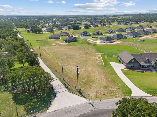 1052 N Agnes Road, Springtown, TX 76082