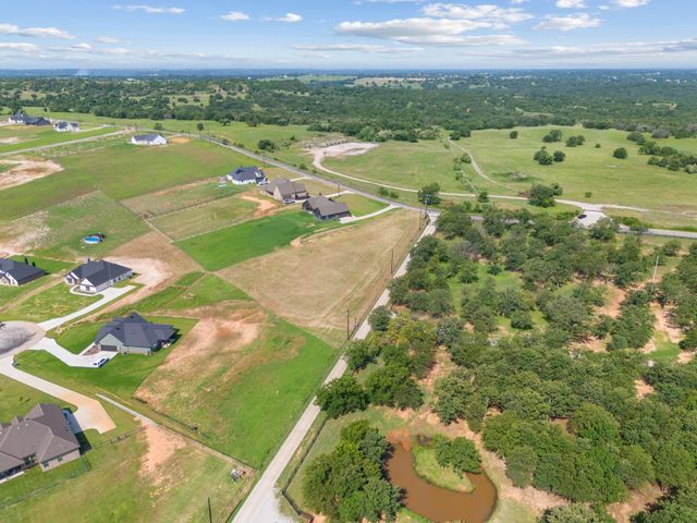 1052 N Agnes Road, Springtown, TX 76082
