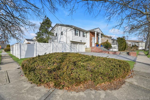 1841 Stanley Drive, South Merrick, NY 11566