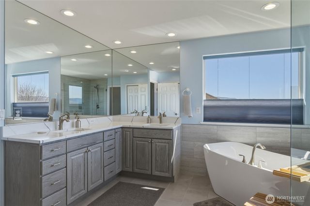 2217 Michael Brooke, Wenatchee, WA 98801