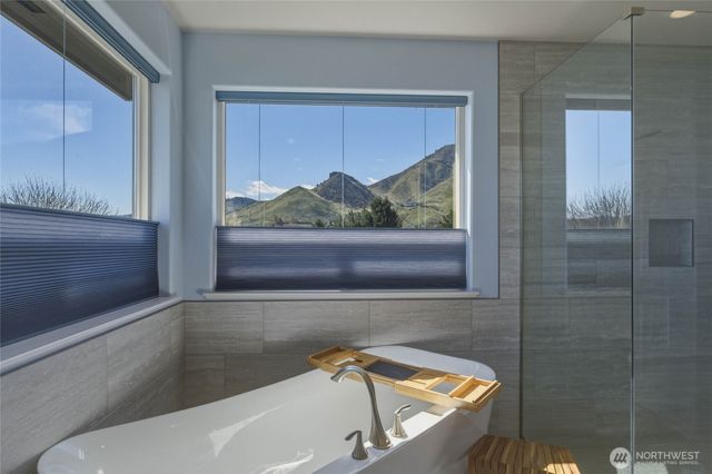 2217 Michael Brooke, Wenatchee, WA 98801