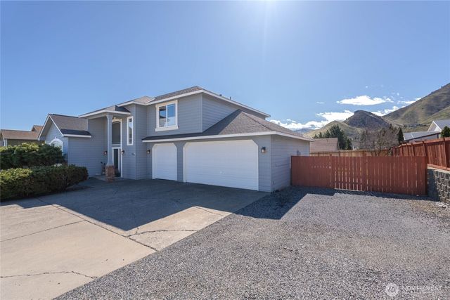 2217 Michael Brooke, Wenatchee, WA 98801