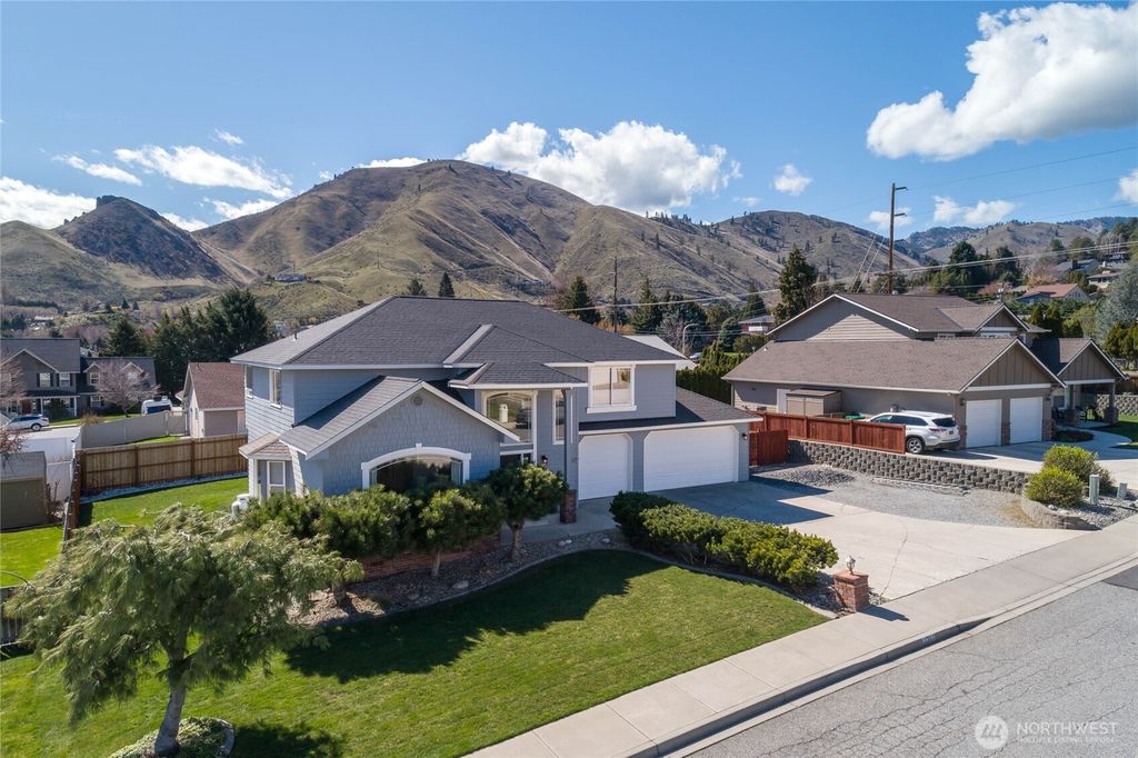 2217 Michael Brooke, Wenatchee, WA 98801