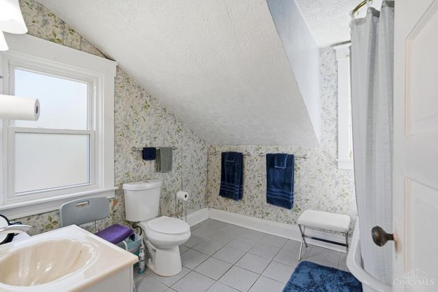 709 Oak Avenue, Wyoming, OH 45215