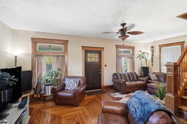 709 Oak Avenue, Wyoming, OH 45215