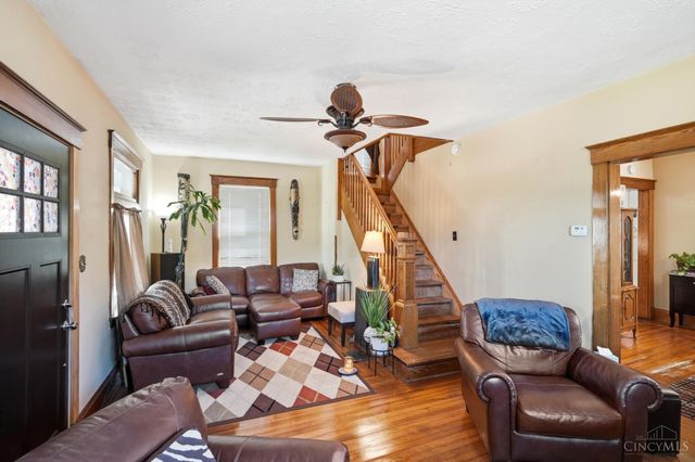 709 Oak Avenue, Wyoming, OH 45215
