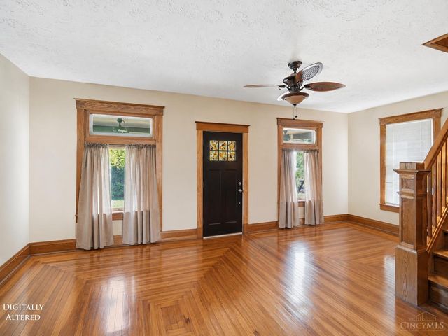 709 Oak Avenue, Wyoming, OH 45215