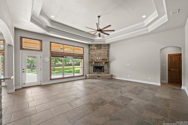 172 Bobby Lynn, Adkins, TX 78101