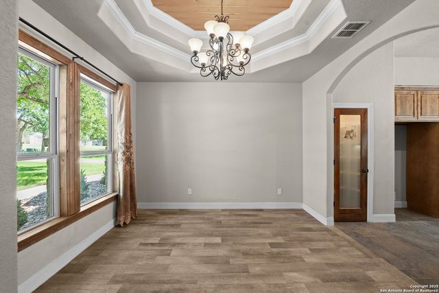 172 Bobby Lynn, Adkins, TX 78101