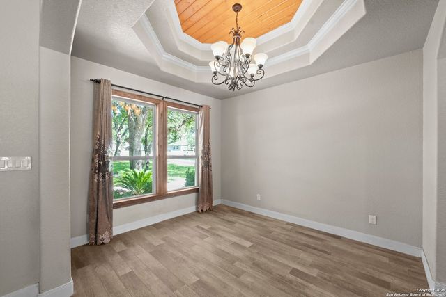 172 Bobby Lynn, Adkins, TX 78101