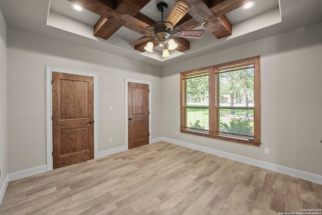 172 Bobby Lynn, Adkins, TX 78101