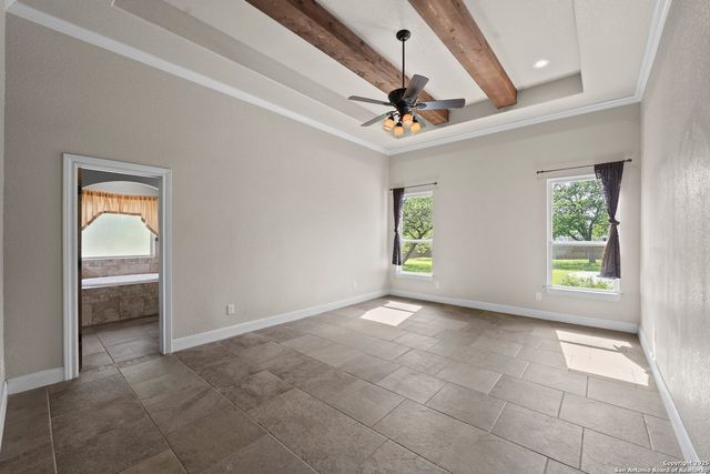 172 Bobby Lynn, Adkins, TX 78101