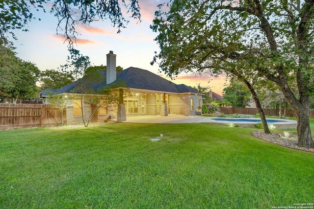 172 Bobby Lynn, Adkins, TX 78101