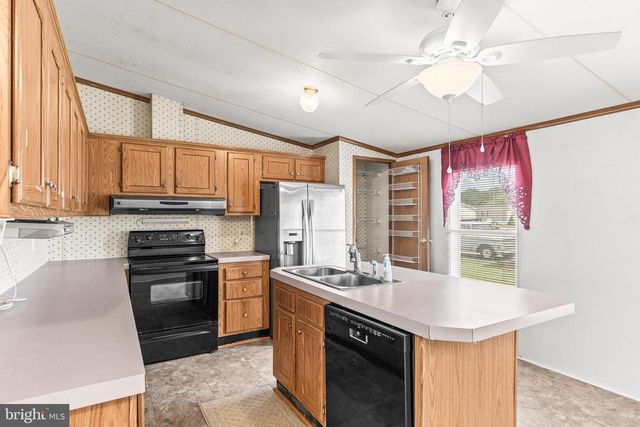 29 HAMPSHIRE DR, New Oxford, PA 17350