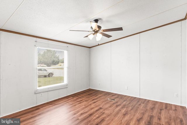 29 HAMPSHIRE DR, New Oxford, PA 17350
