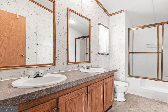 29 HAMPSHIRE DR, New Oxford, PA 17350