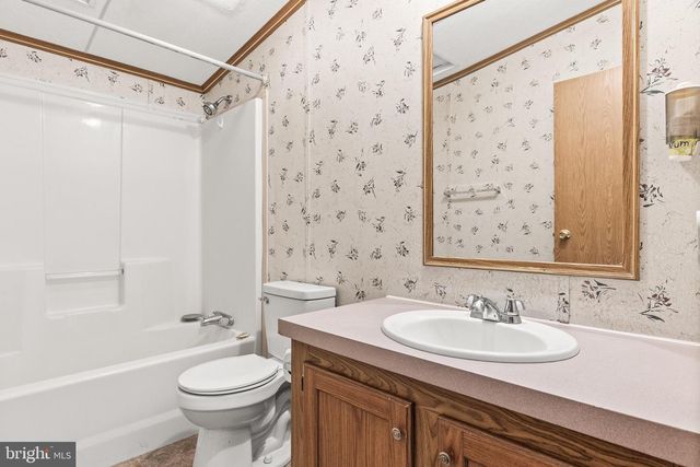 29 HAMPSHIRE DR, New Oxford, PA 17350