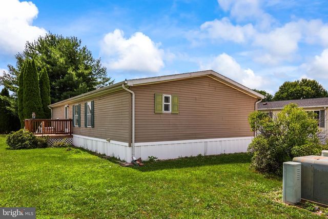 29 HAMPSHIRE DR, New Oxford, PA 17350