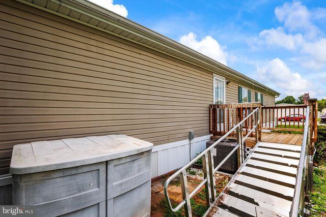 29 HAMPSHIRE DR, New Oxford, PA 17350