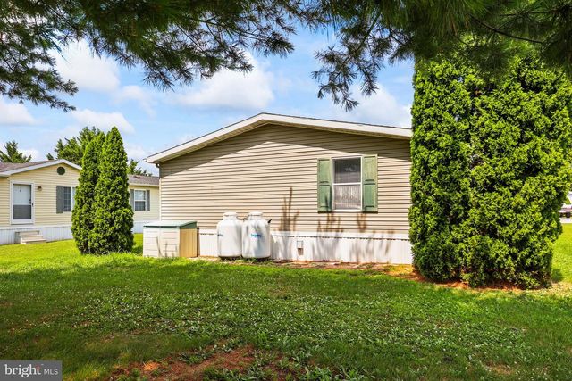 29 HAMPSHIRE DR, New Oxford, PA 17350