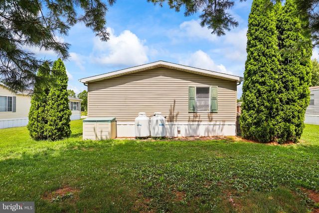 29 HAMPSHIRE DR, New Oxford, PA 17350