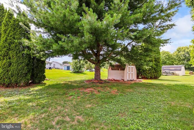 29 HAMPSHIRE DR, New Oxford, PA 17350