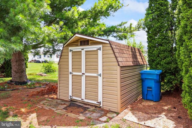 29 HAMPSHIRE DR, New Oxford, PA 17350
