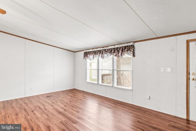 29 HAMPSHIRE DR, New Oxford, PA 17350