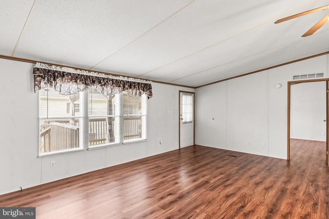 29 HAMPSHIRE DR, New Oxford, PA 17350