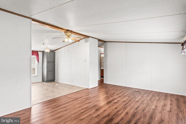 29 HAMPSHIRE DR, New Oxford, PA 17350