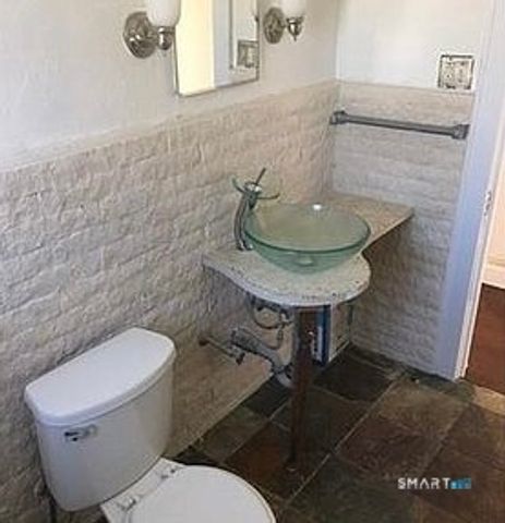 5 Durando Place, Bridgeport, CT 06605